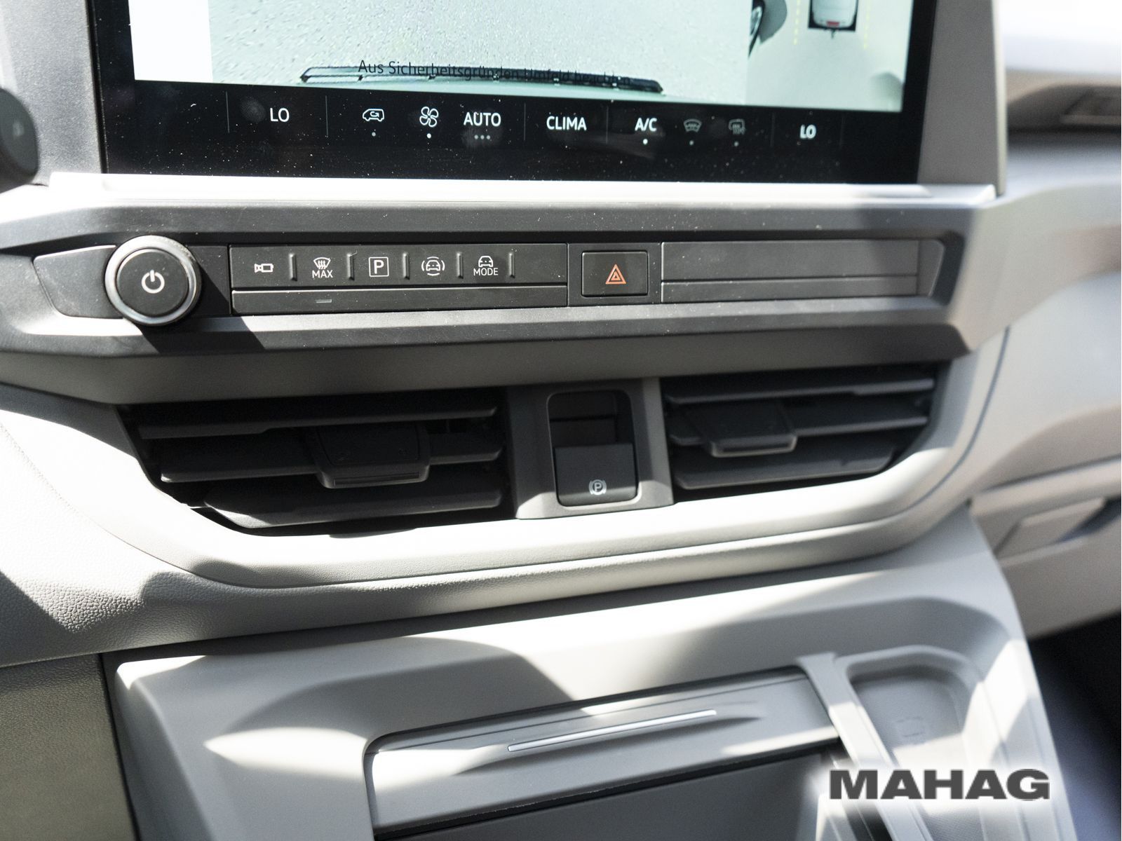 Fahrzeugabbildung Volkswagen Transporter Kasten langer Radstand 4motion 8AG