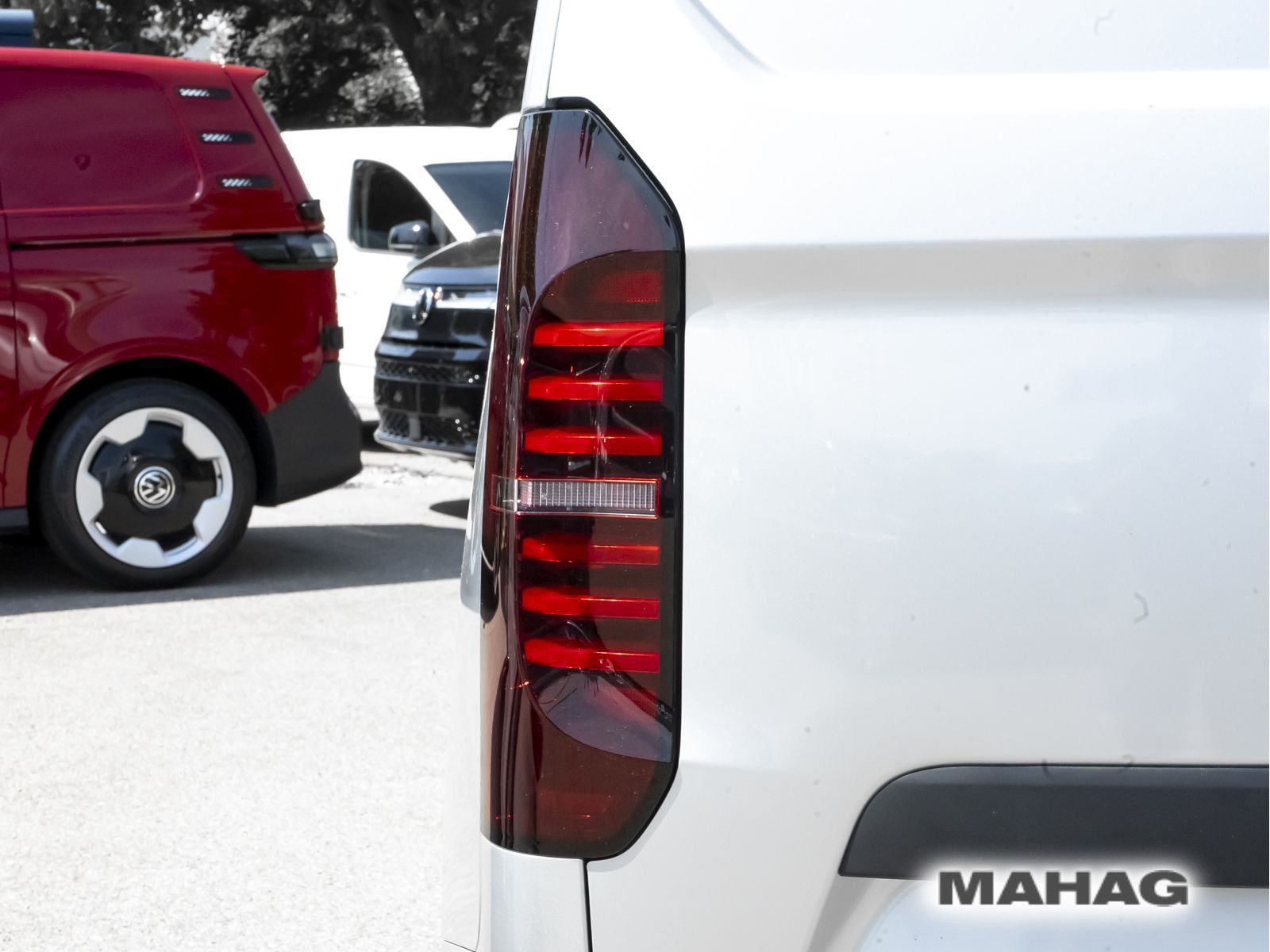 Fahrzeugabbildung Volkswagen Transporter Kasten langer Radstand 4motion 8AG
