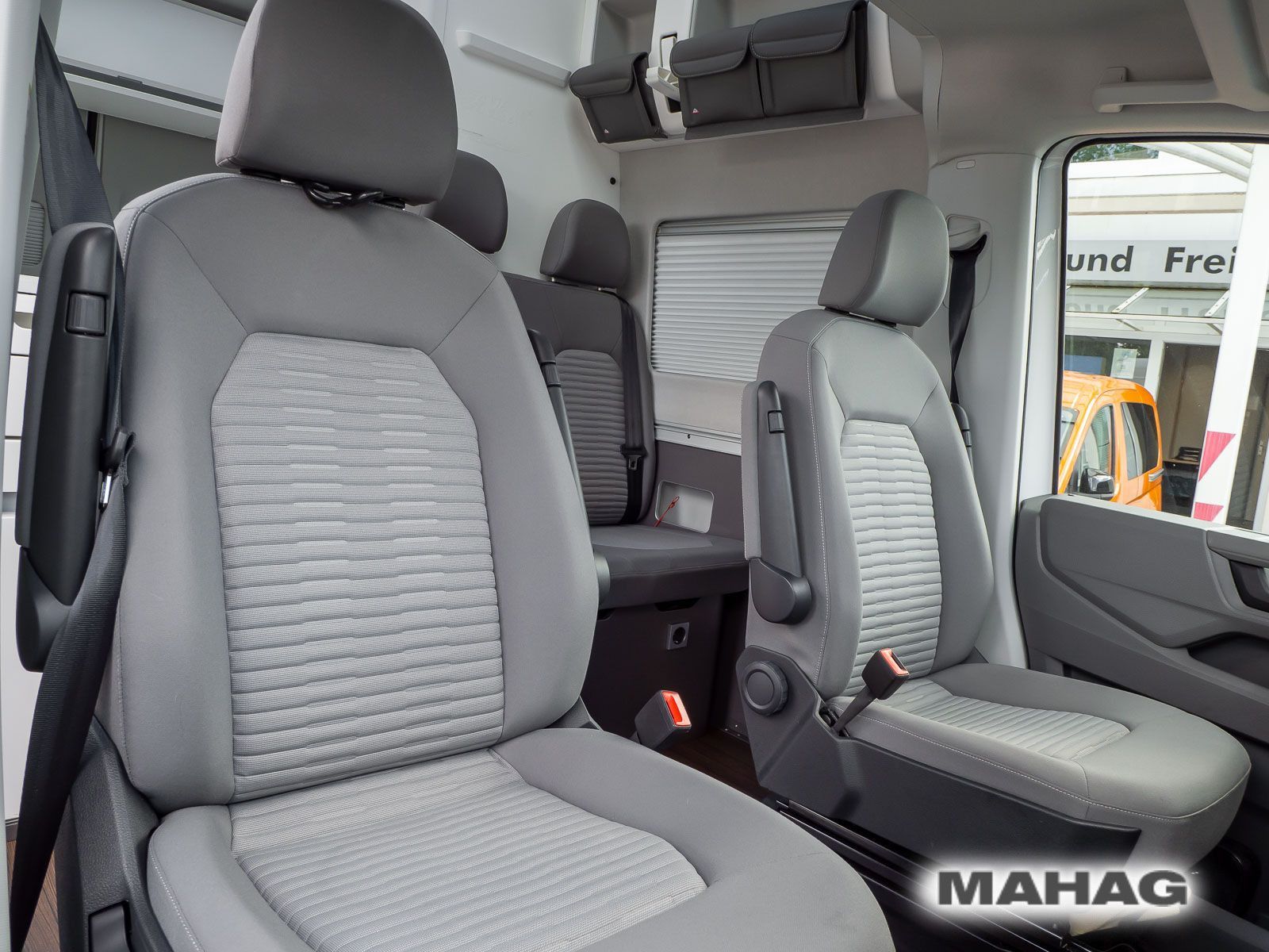 Fahrzeugabbildung Volkswagen Crafter Kasten mittlerer Radstand