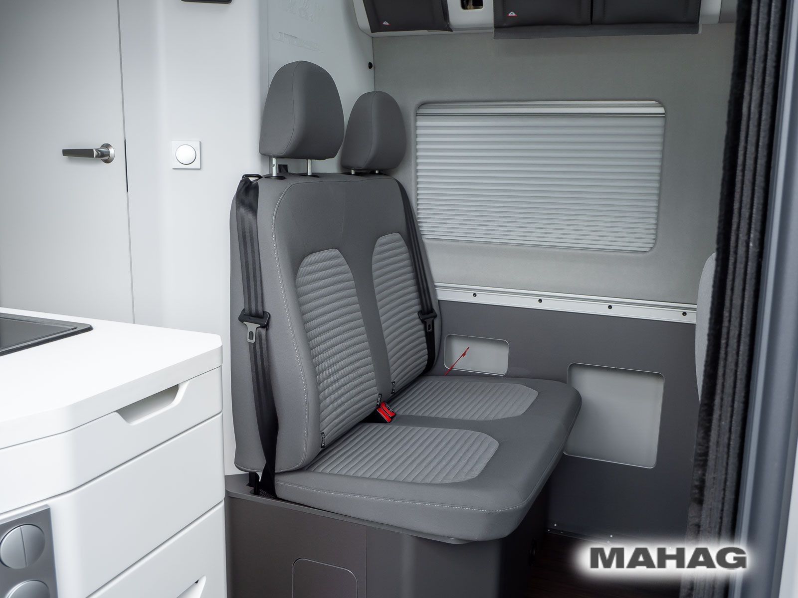 Fahrzeugabbildung Volkswagen Crafter Kasten mittlerer Radstand