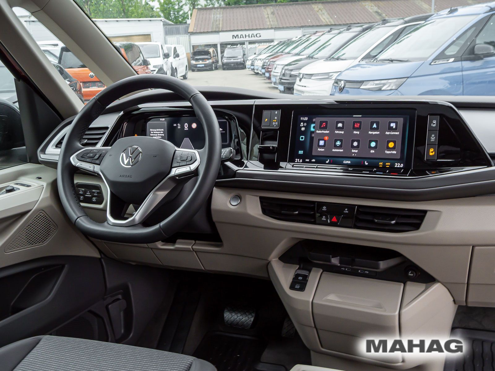 Fahrzeugabbildung Volkswagen Multivan Basis-Modell