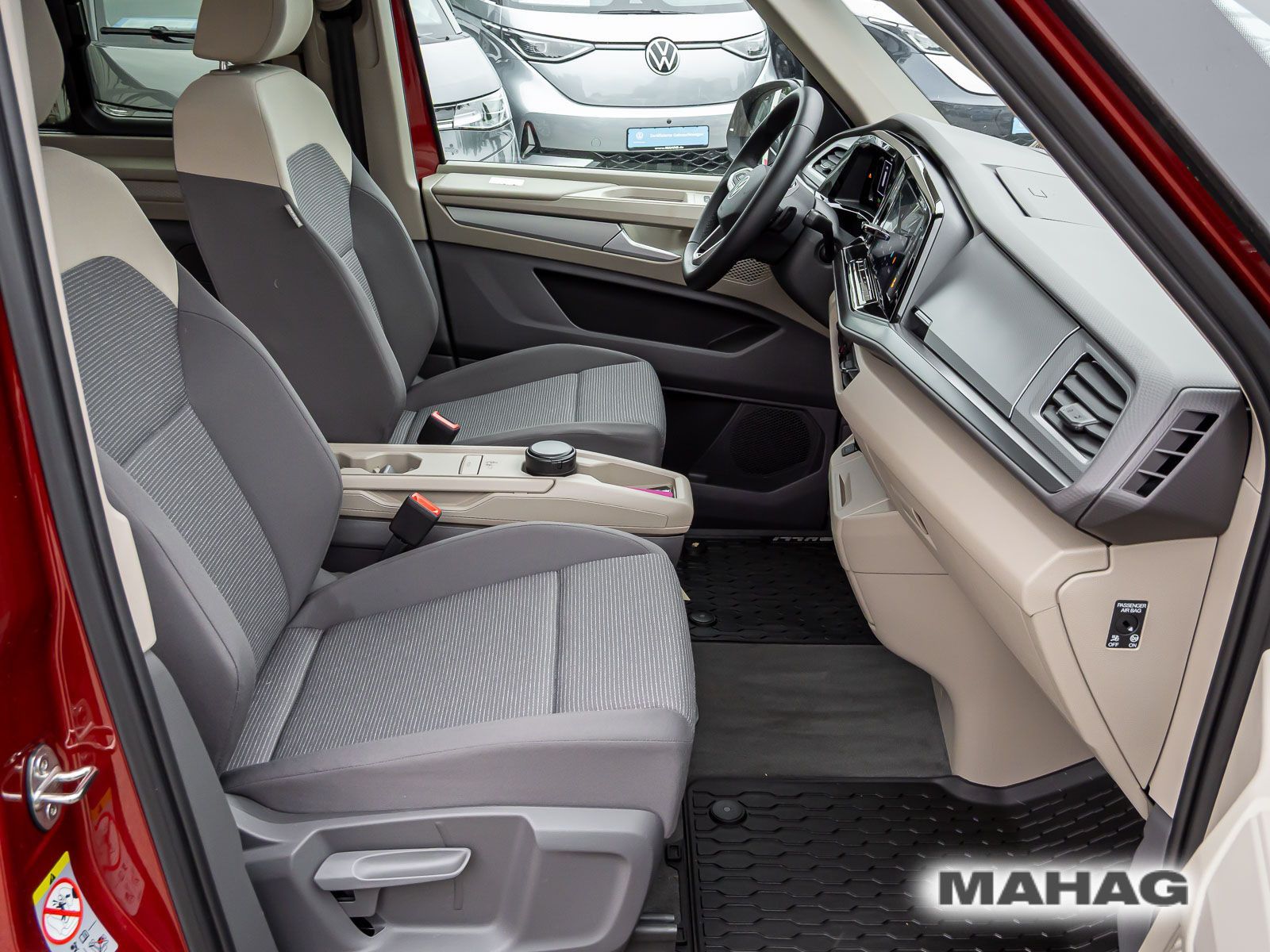 Fahrzeugabbildung Volkswagen Multivan Basis-Modell