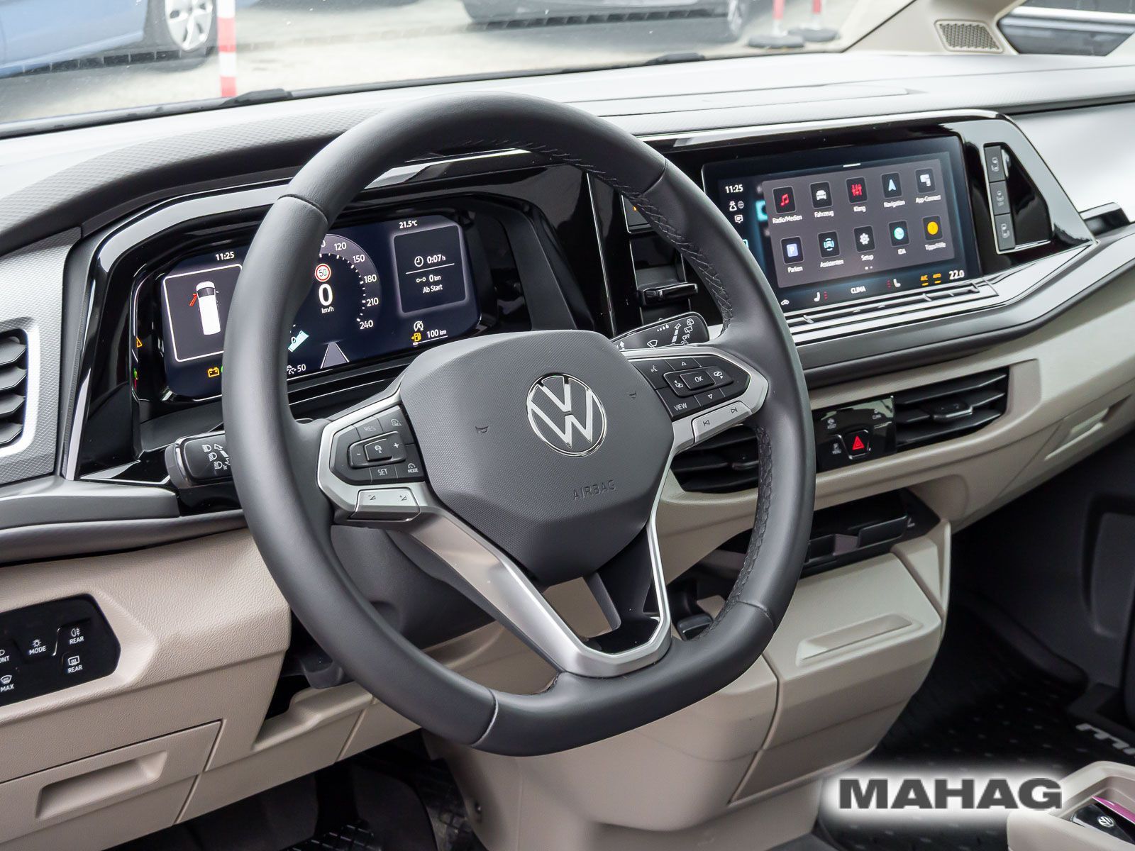 Fahrzeugabbildung Volkswagen Multivan Basis-Modell