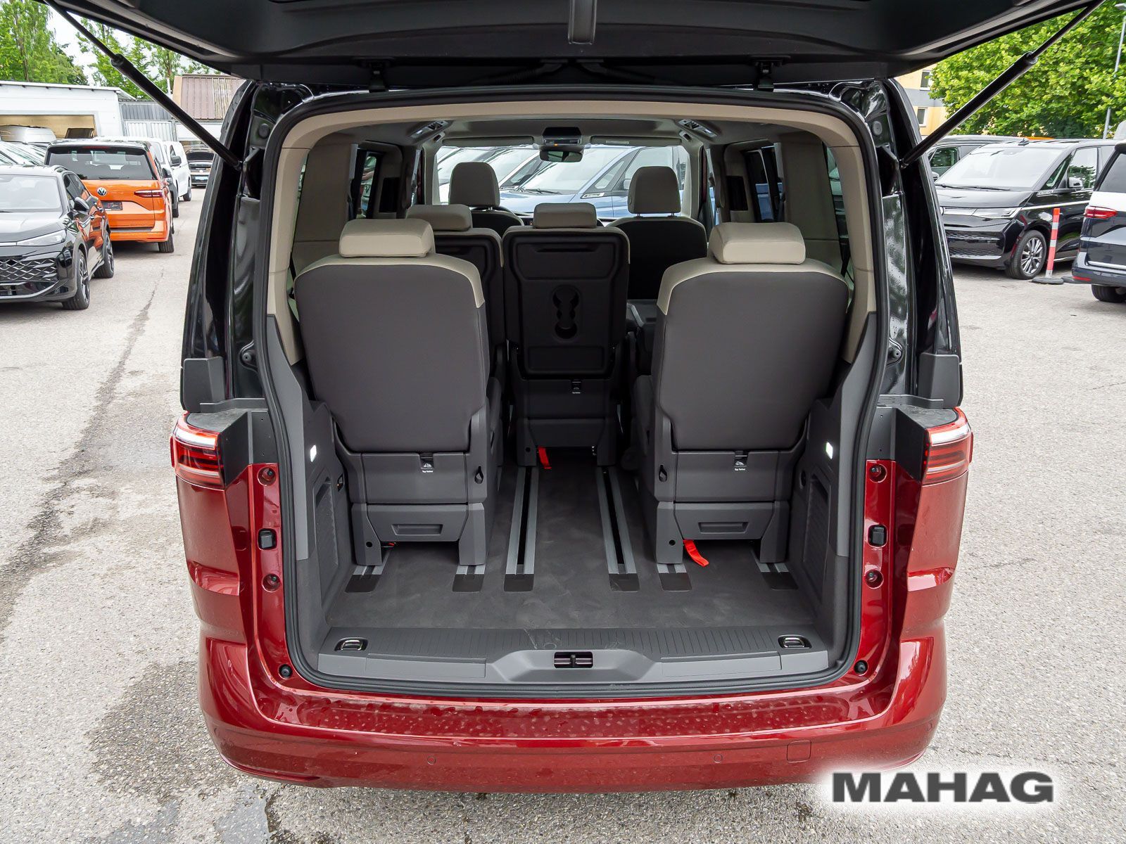 Fahrzeugabbildung Volkswagen Multivan Basis-Modell