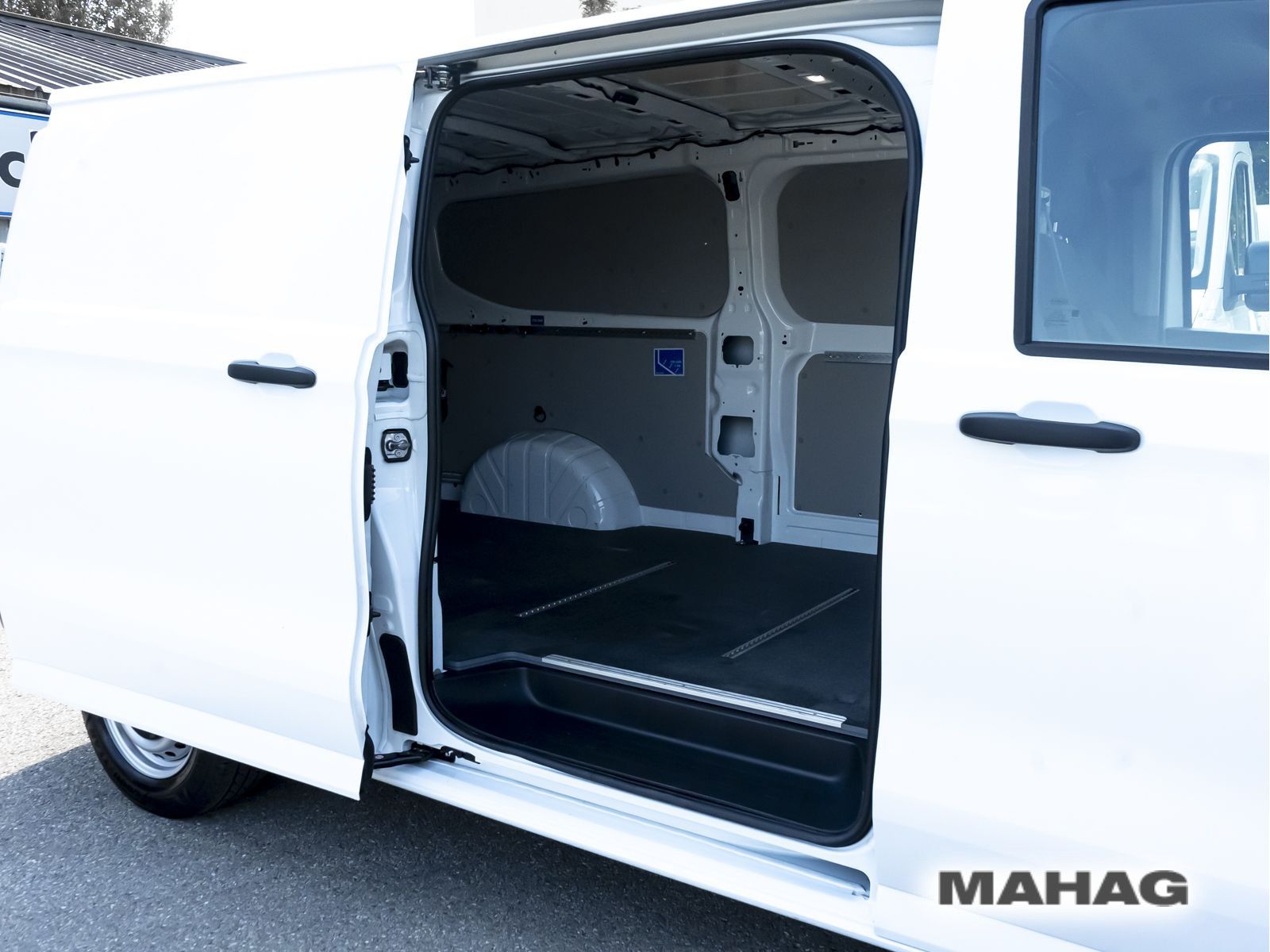 Fahrzeugabbildung Volkswagen Transporter Kasten langer Radstand