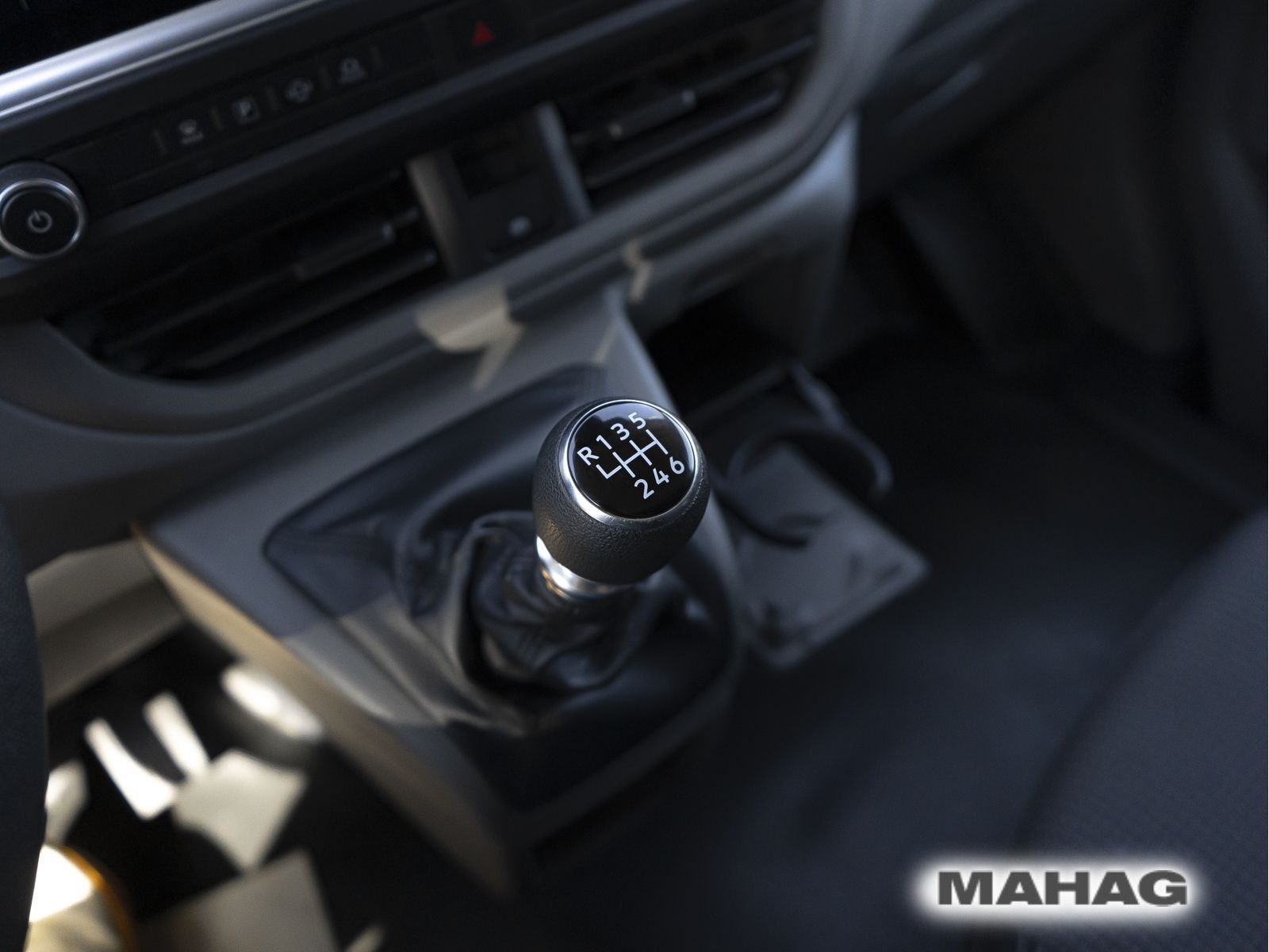 Fahrzeugabbildung Volkswagen Transporter Kasten langer Radstand