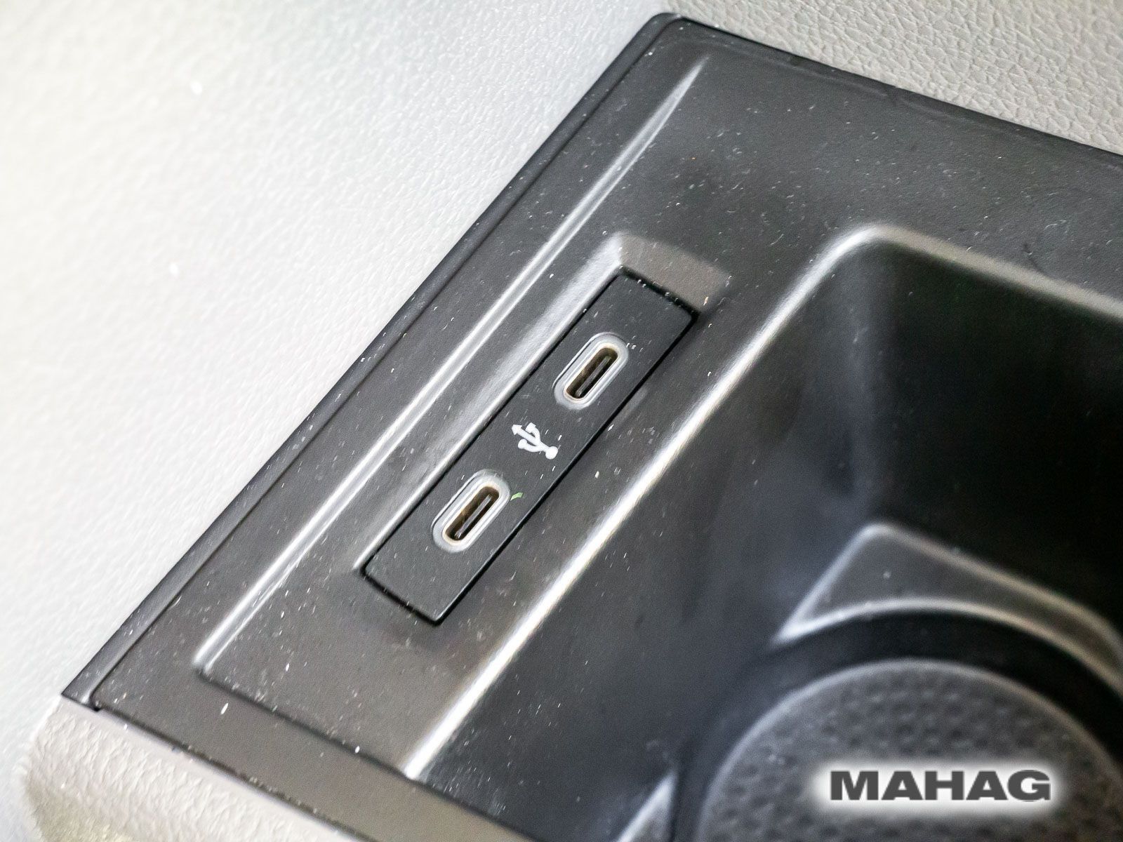 Fahrzeugabbildung Volkswagen T6.1 Kombi langer Radstand TAXI