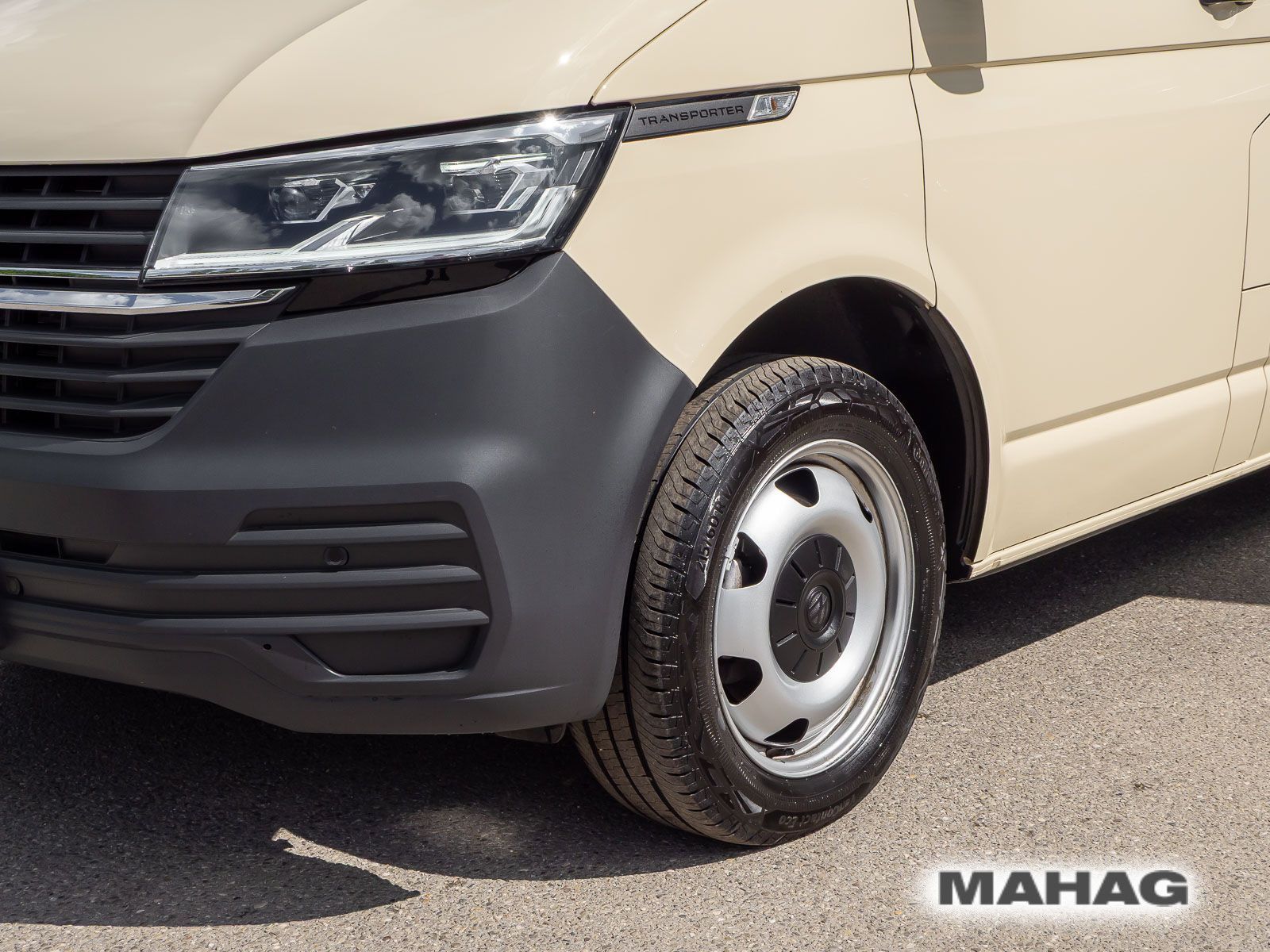 Fahrzeugabbildung Volkswagen T6.1 Kombi langer Radstand TAXI