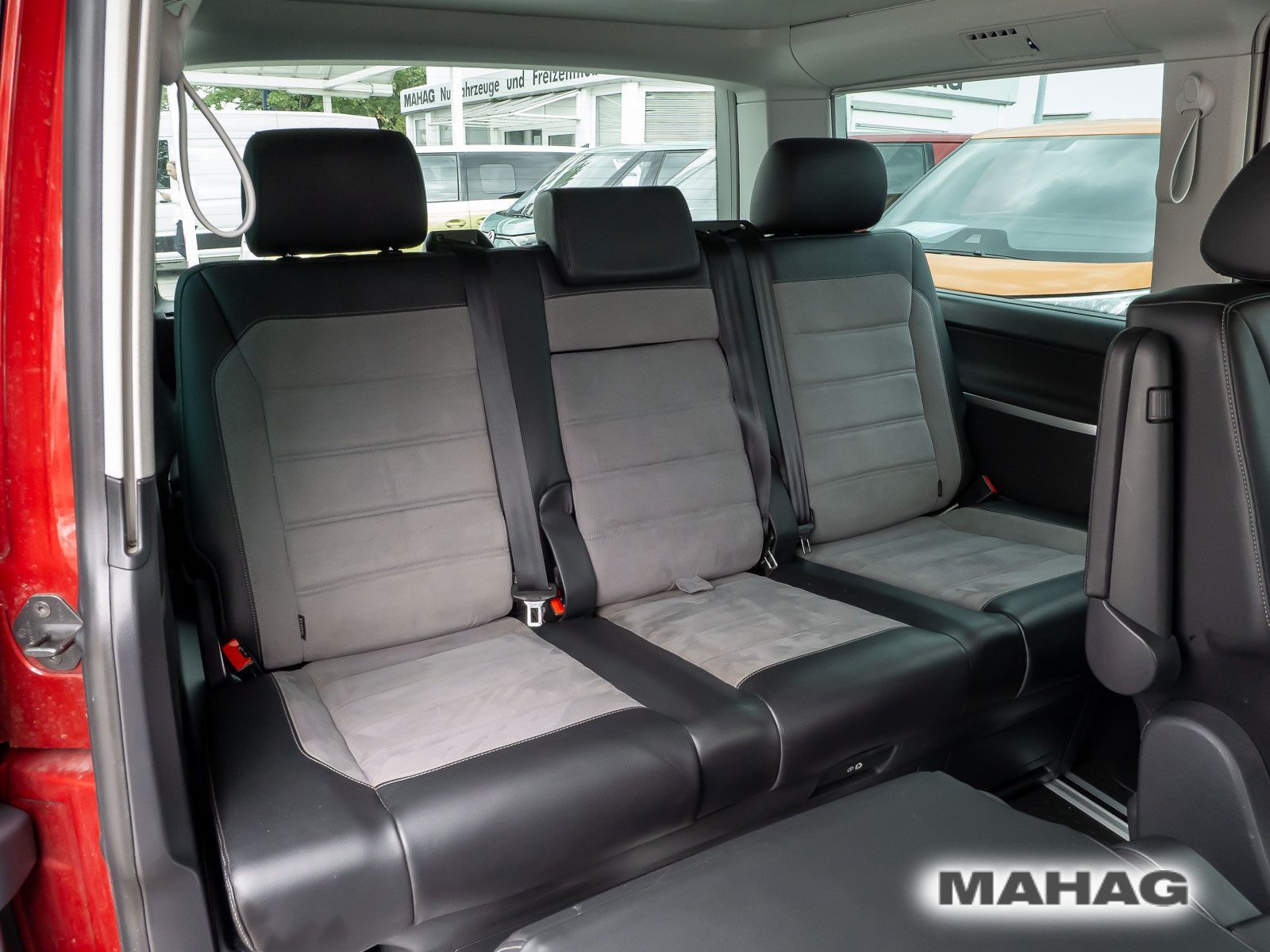 Fahrzeugabbildung Volkswagen T6.1 California Beach 2,0 TDI 110 kW