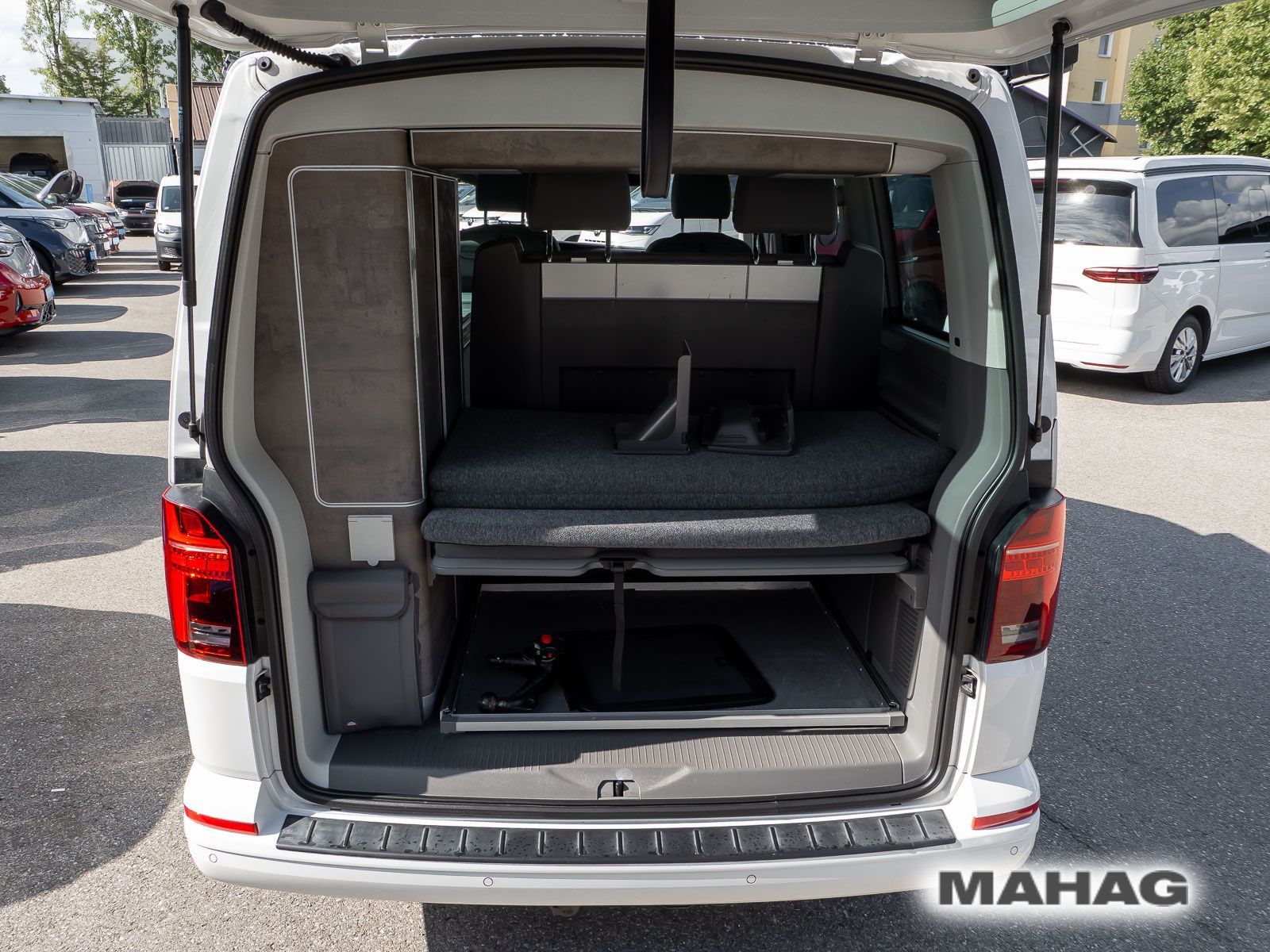 Fahrzeugabbildung Volkswagen T6.1 California Ocean Aufstelldach 2,0 l 110 kW