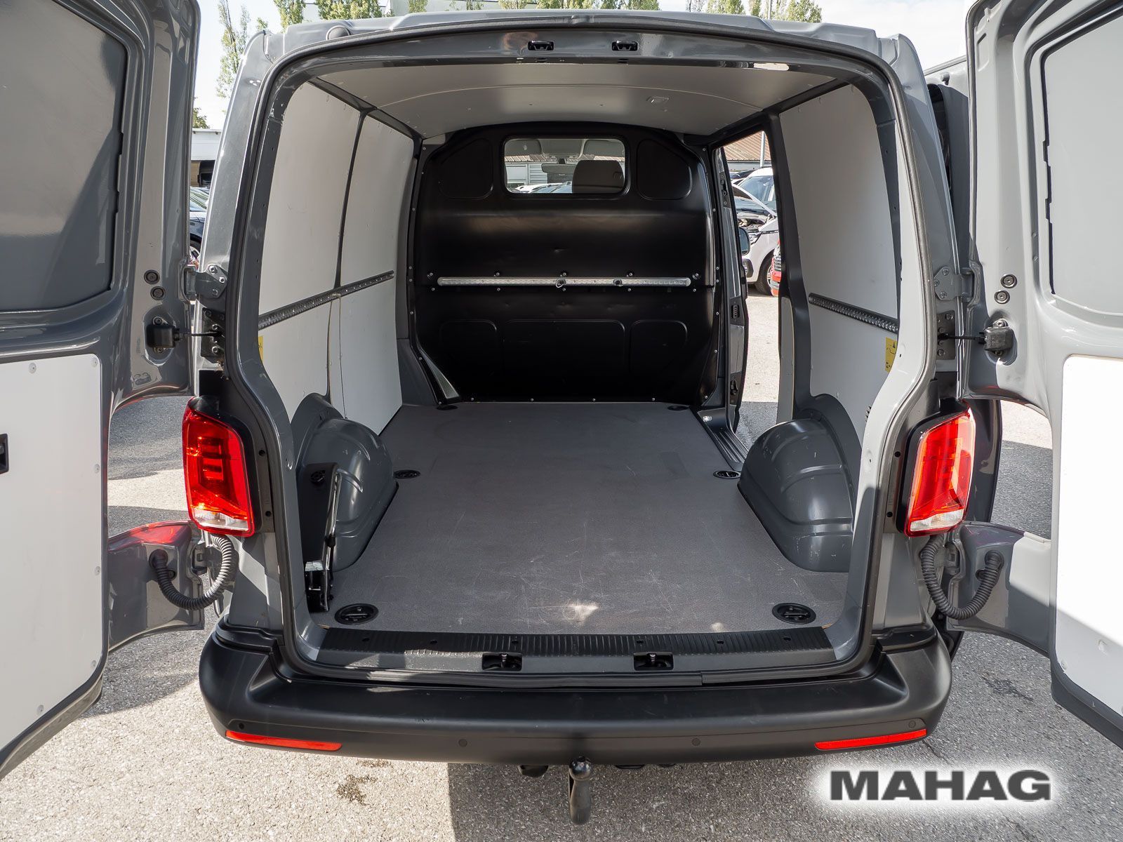 Fahrzeugabbildung Volkswagen T6.1 Kasten 2,0 l 81 kW TDI SCR Frontantrieb 5-G