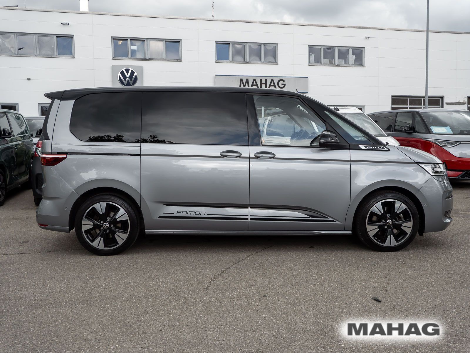 Fahrzeugabbildung Volkswagen Multivan Life 2,0 l 150 kW TSI OPF 7-Gang-DSG Ra