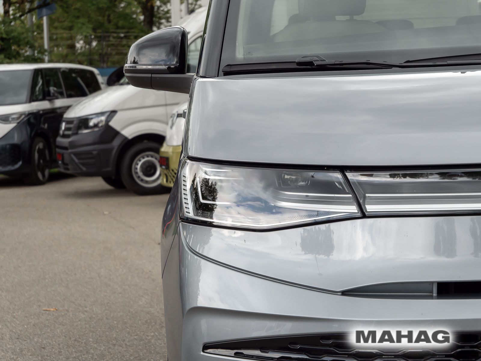 Fahrzeugabbildung Volkswagen Multivan Life 2,0 l 150 kW TSI OPF 7-Gang-DSG Ra