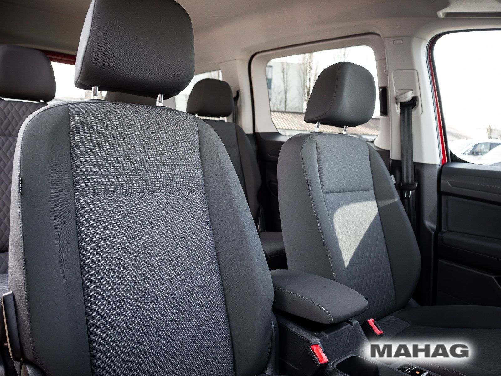 Fahrzeugabbildung Volkswagen Caddy Maxi Life 7-Sitzer 1,5 l 85 kW TSI Edition