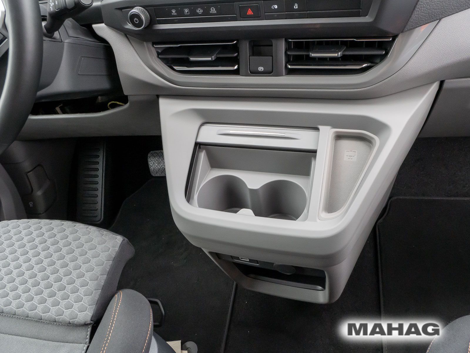 Fahrzeugabbildung Volkswagen e-Caravelle Life