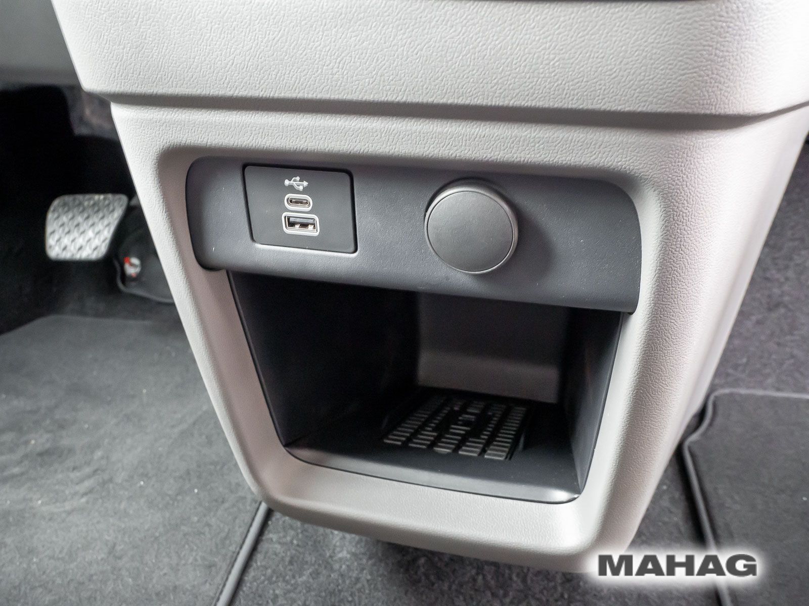 Fahrzeugabbildung Volkswagen e-Caravelle Life