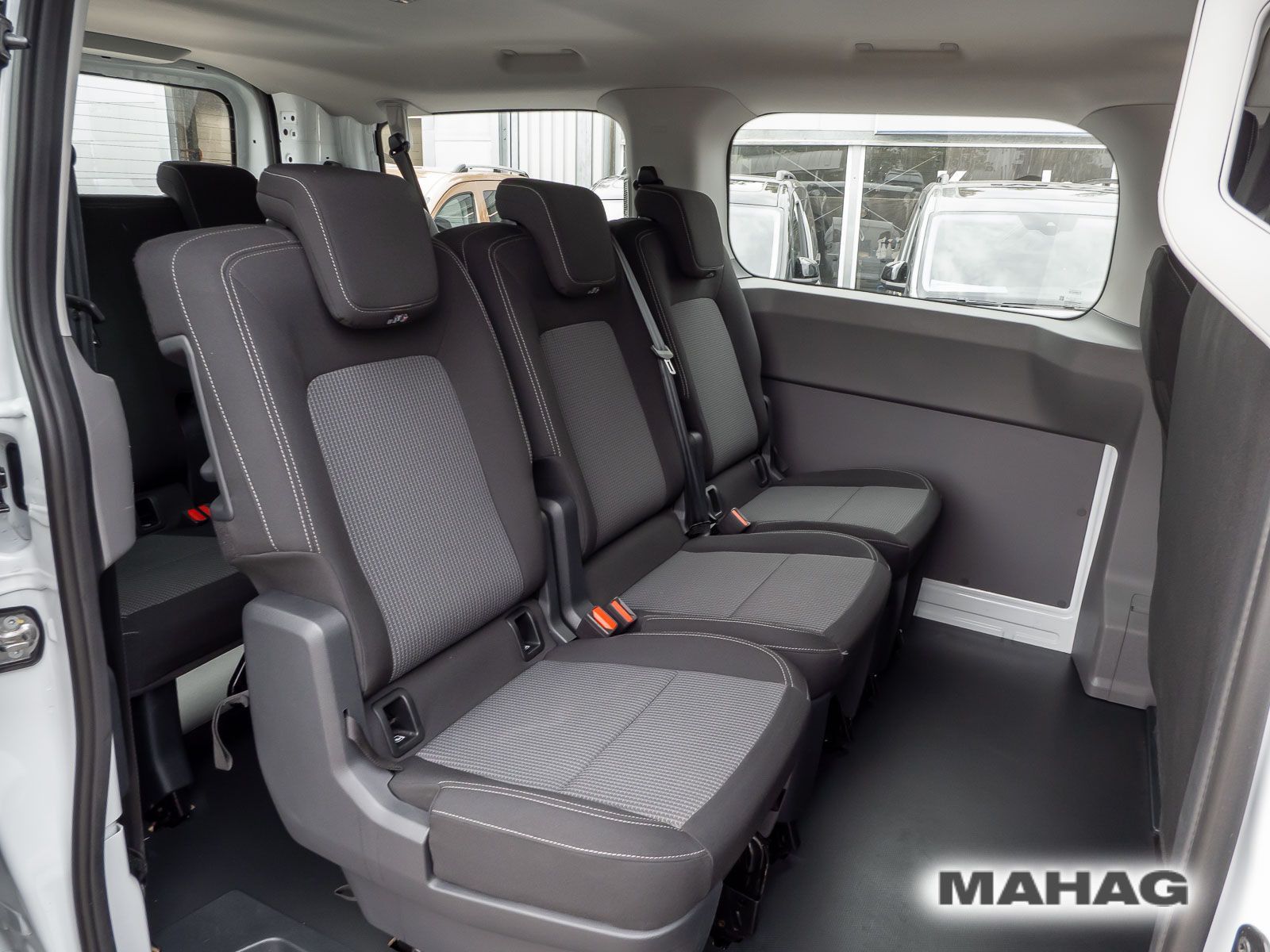 Fahrzeugabbildung Volkswagen Transporter Kombi kurzer Radstand