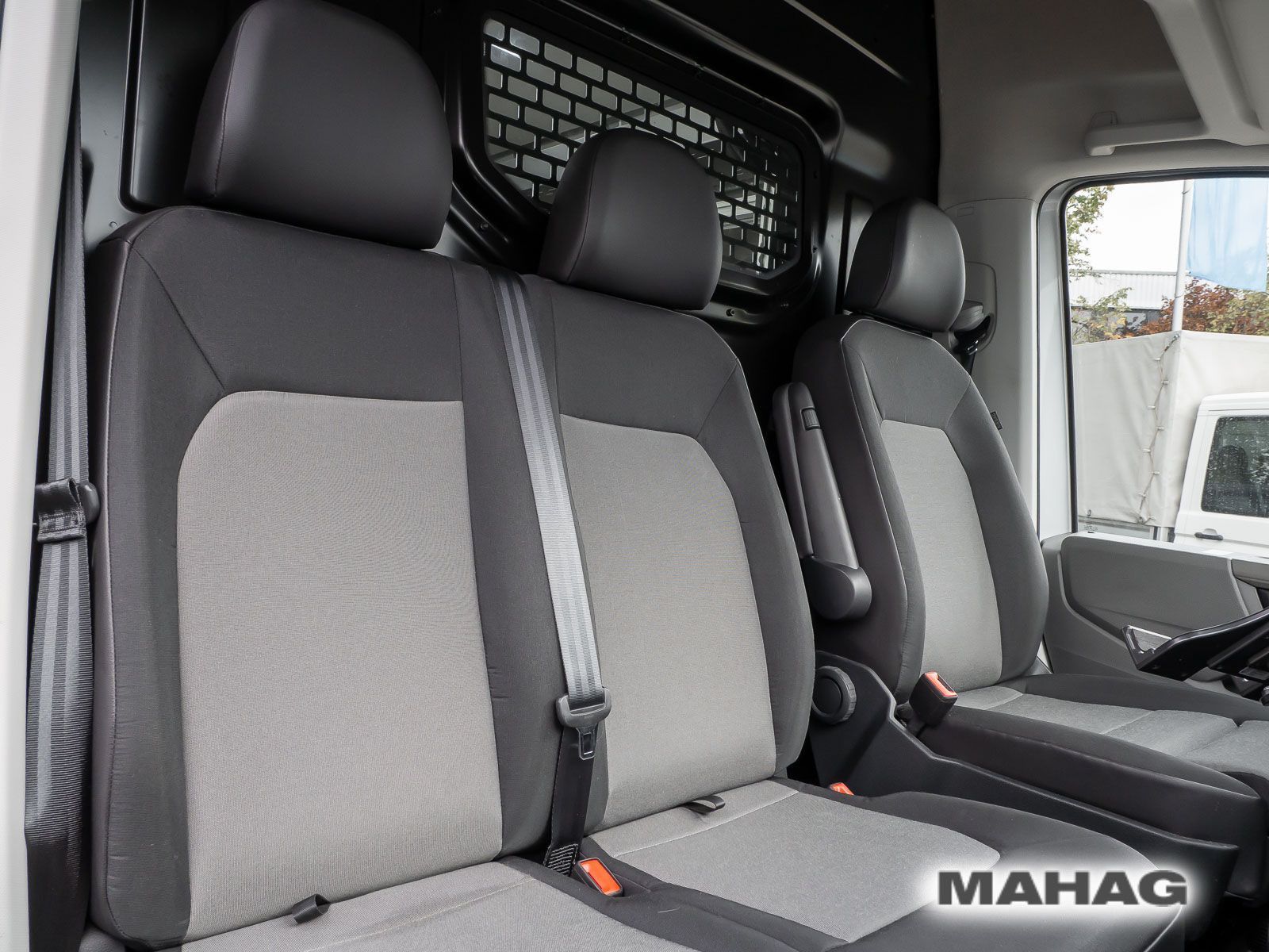 Fahrzeugabbildung Volkswagen Crafter 35 Kasten 2,0 l 130 kW Frontantrieb 8-Ga