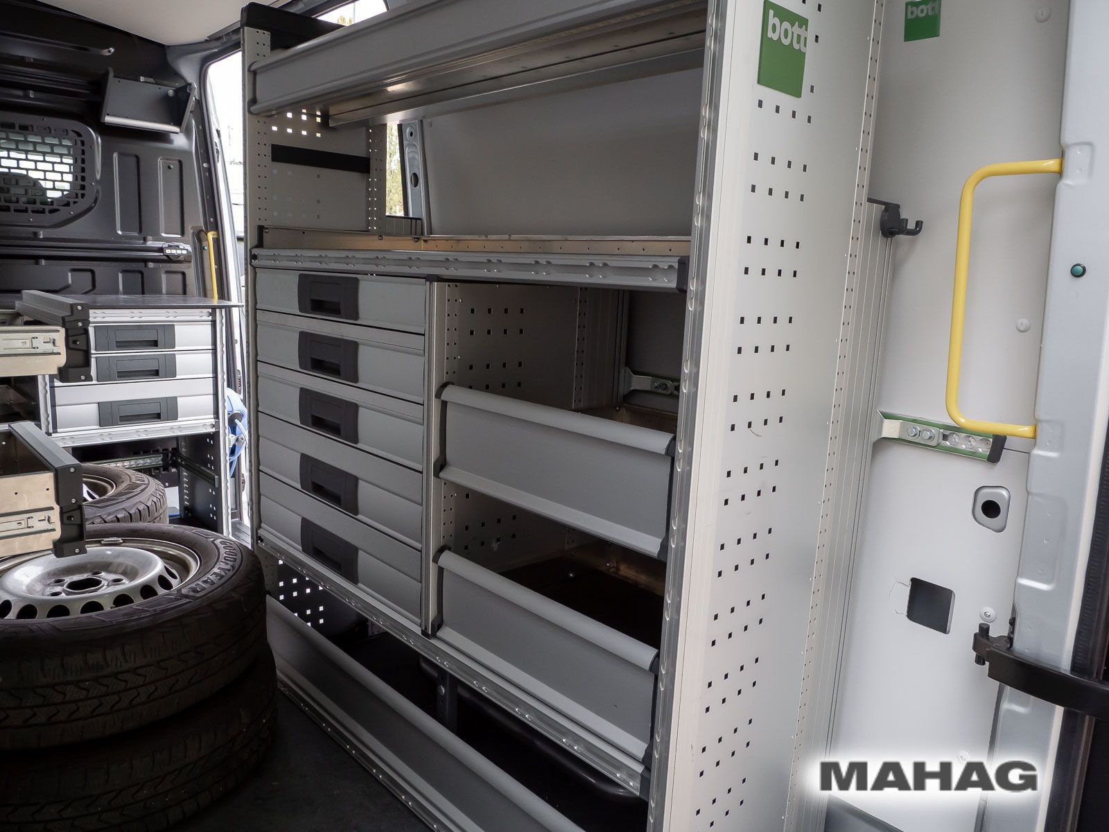 Fahrzeugabbildung Volkswagen Crafter 35 Kasten 2,0 l 130 kW Frontantrieb 8-Ga