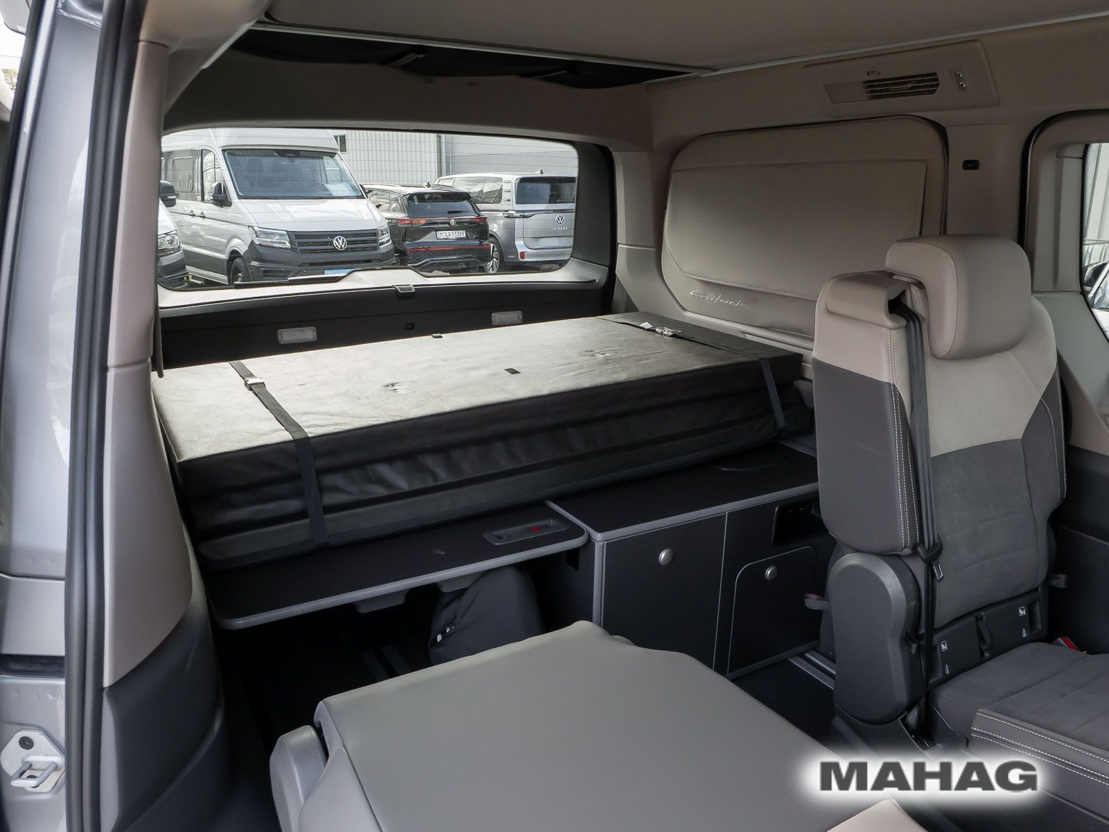 Fahrzeugabbildung Volkswagen California Beach Camper Hybrid 4Motion