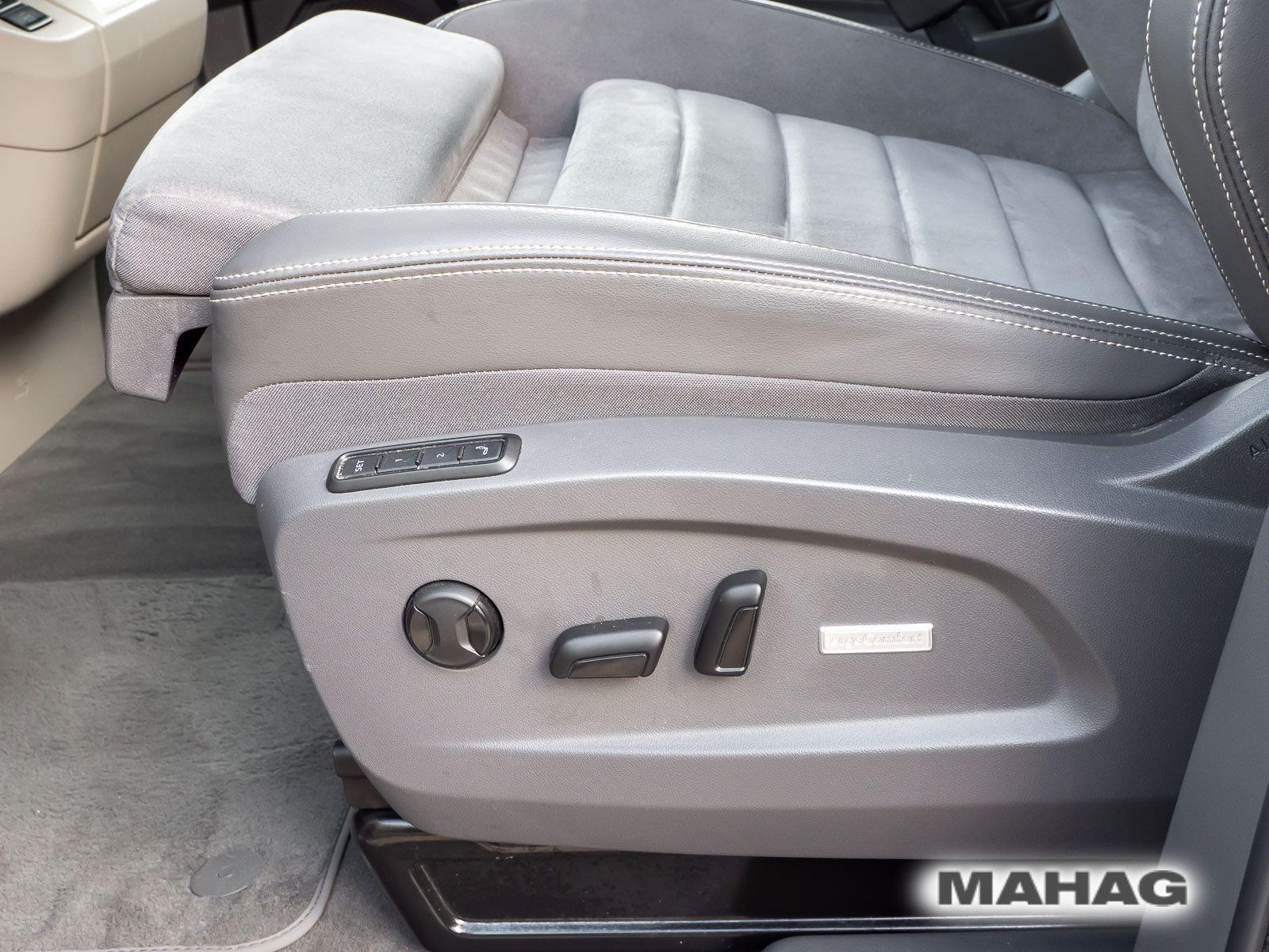 Fahrzeugabbildung Volkswagen California Beach Camper Hybrid 4Motion