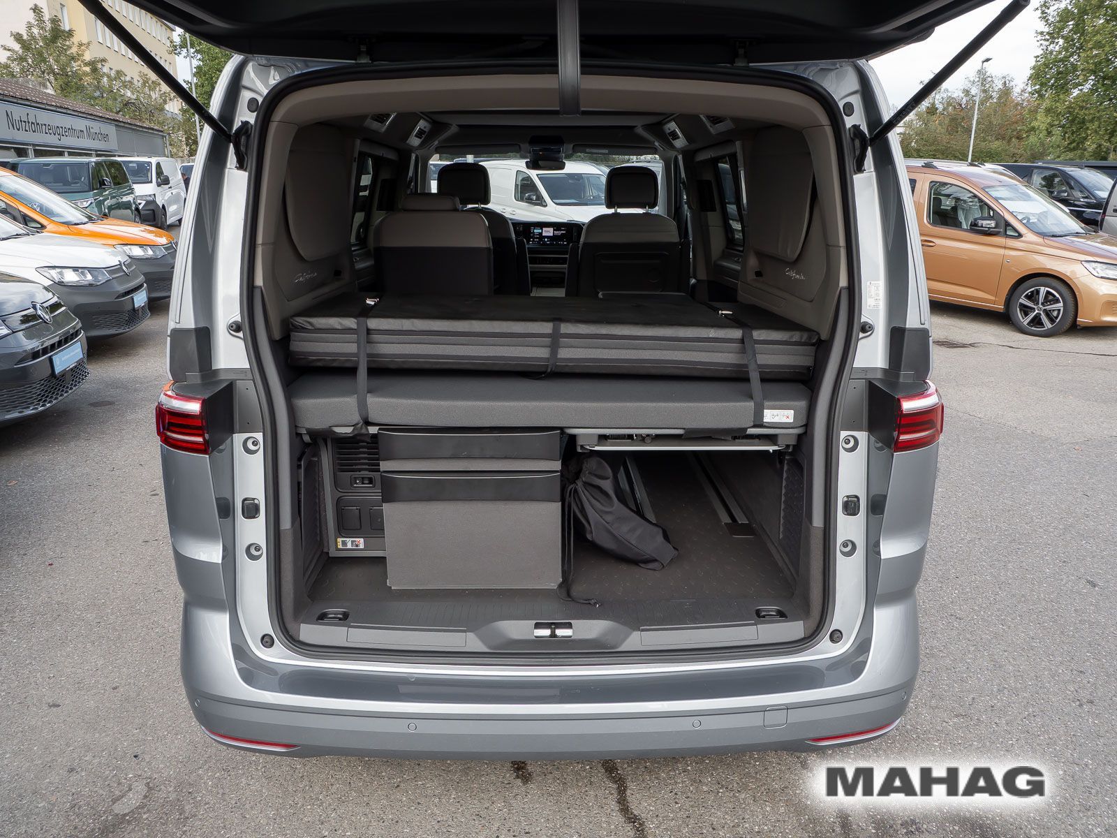 Fahrzeugabbildung Volkswagen California Beach Camper Hybrid 4Motion