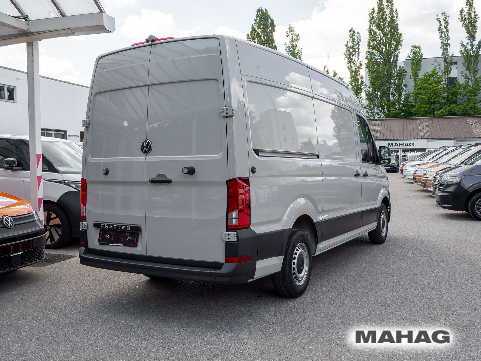 Fahrzeugabbildung Volkswagen Crafter Kasten mittlerer Radstand