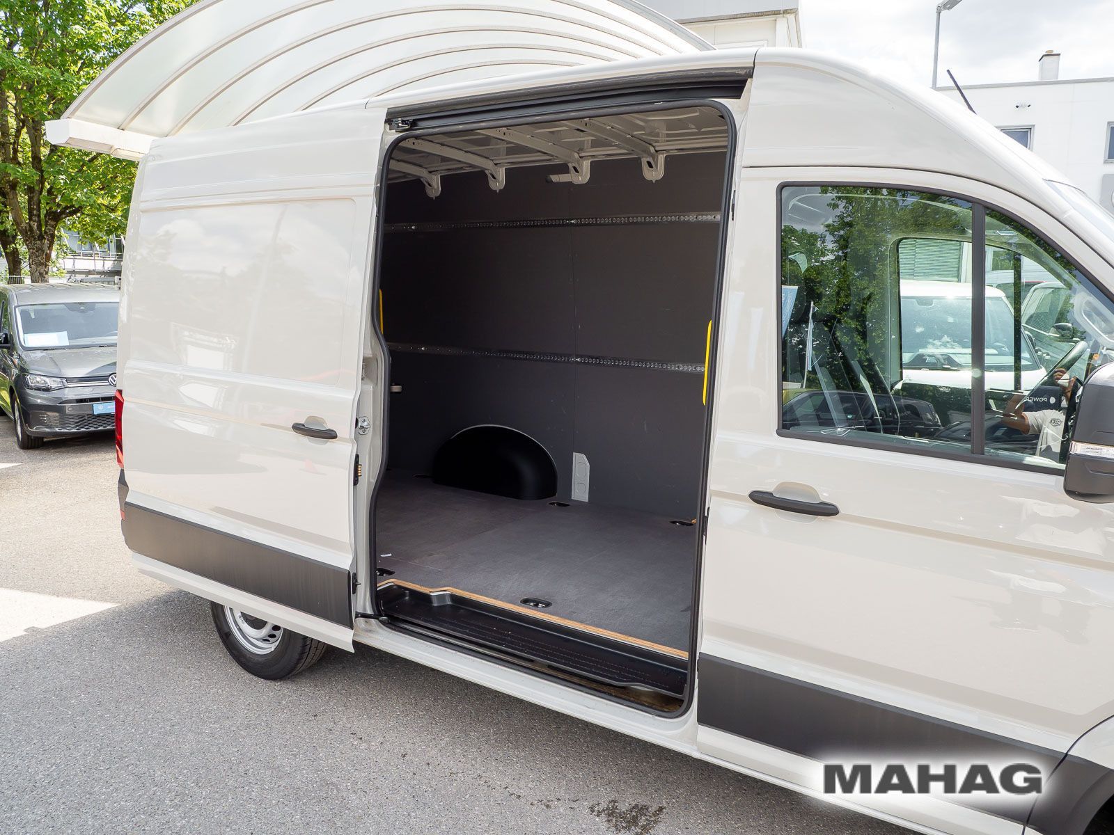 Fahrzeugabbildung Volkswagen Crafter Kasten mittlerer Radstand